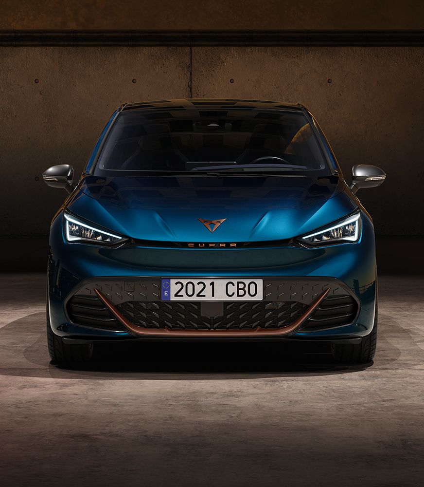 CUPRA Born Aurora Blue set for fra